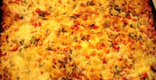 Домашняя пицца с колбасой