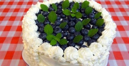 Торт бисквитный Голубика со сливками в мультиварке