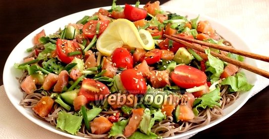 Лапша соба с лососем