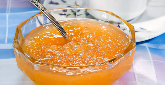 Мясной салат с клюквой