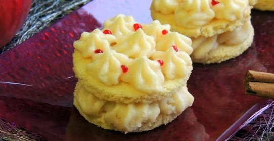 Яблочное пирожное