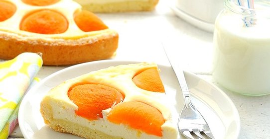 Заливной пирог с абрикосами