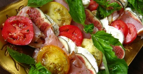 Осенний капрезе с инжиром