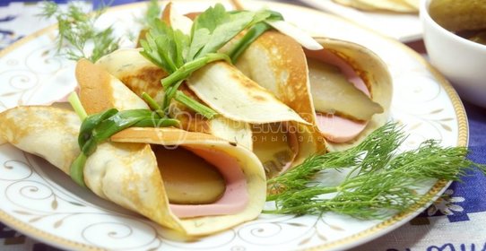 Яичные блинчики с колбаской