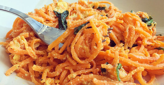 Спагетти из батата со шпинатом