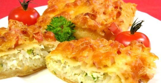 Фаршированные блины, запеченные с ветчиной и сыром