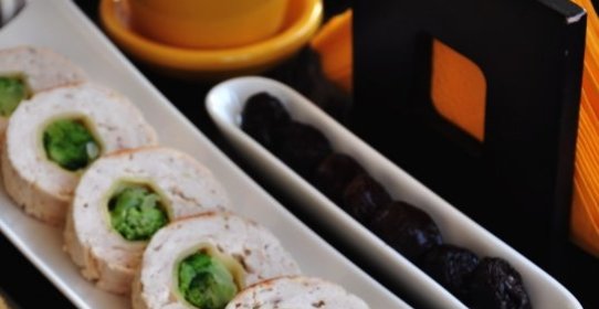 Куриный рулет с брокколи по-лигурийски