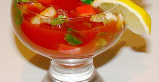 Коктейль с креветками и авокадо