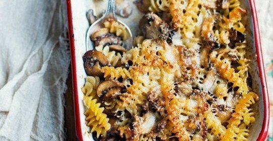 Запеченная паста с грибами, белым вином и сливками