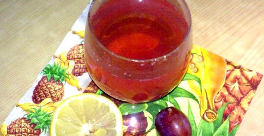 Бруснично-сливово-лимонный компот