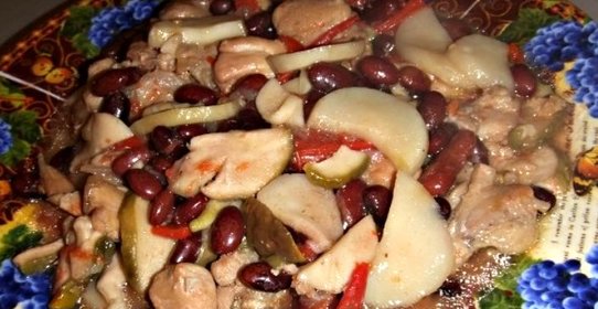 Курица с грибами и фасолью