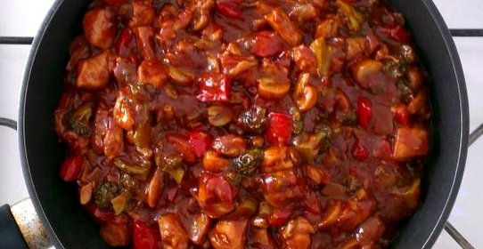 Курица в томатном соусе