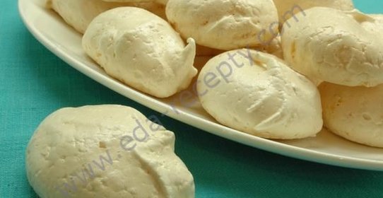 Безе с кокосовой стружкой