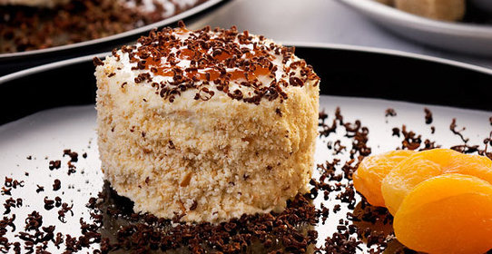 Ароматное абрикосовое пирожное