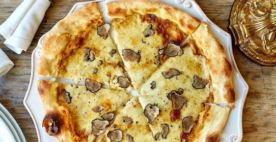 Трюфельная пицца из ресторана Buono