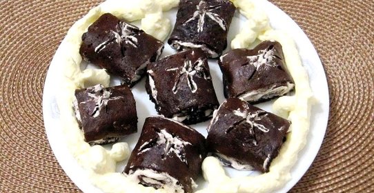 Шоколадные блины с кремом