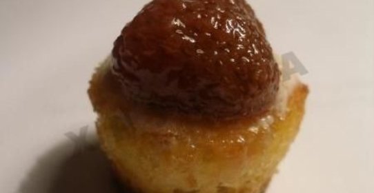 Вкусные белые пирожные