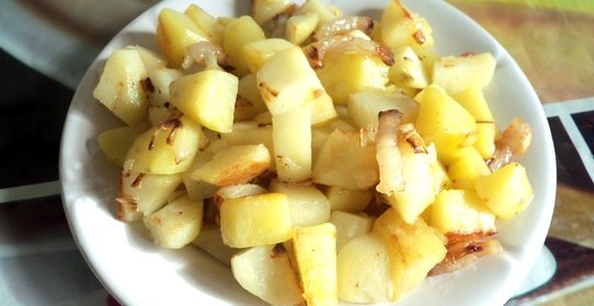 Картофель жареный со шкварками