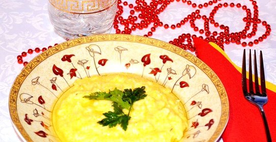 Полента с травами и тремя видами сыра