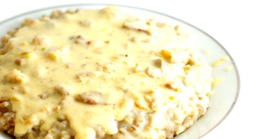 Перловка с соусом