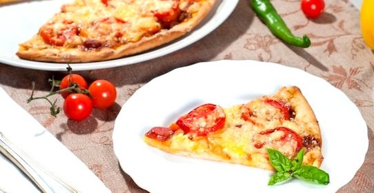 Пицца с салями