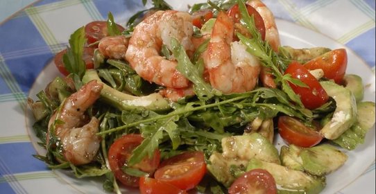 Салат из авокадо с креветками