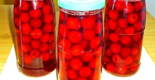 Консервированная вишня в сиропе