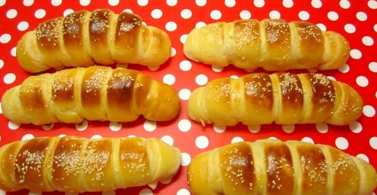 Булочки с сосисками