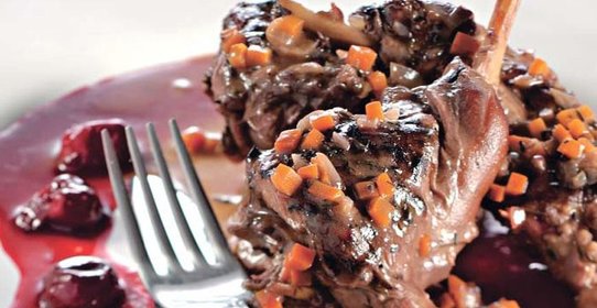 Заяц с вишнями