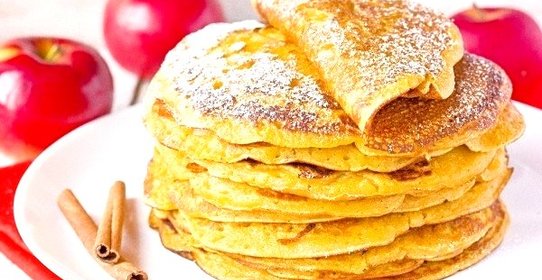 Тыквенно-яблочные блины с корицей