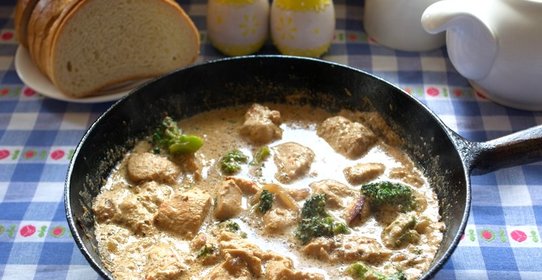 Индейка с брокколи в сливочном соусе