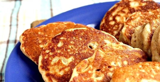 Цельнозерновые ванильные оладьи с добавлением кукурузной муки