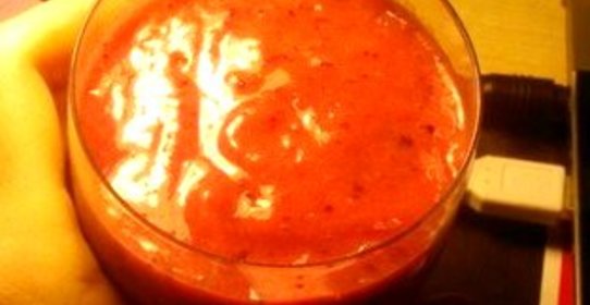 Смузи с грейпфрутом, бананом и клюквой