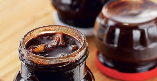 Шоколадный конфитюр с ананасами