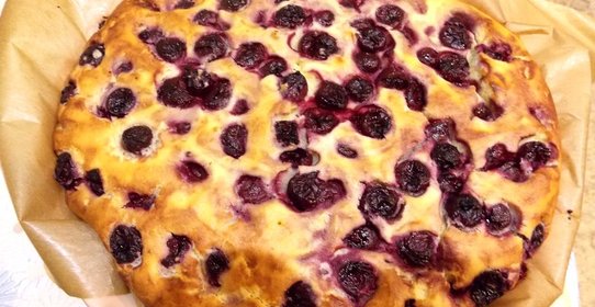 Вишневый пирог с рикоттой