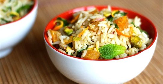 Пряный рис с фисташками