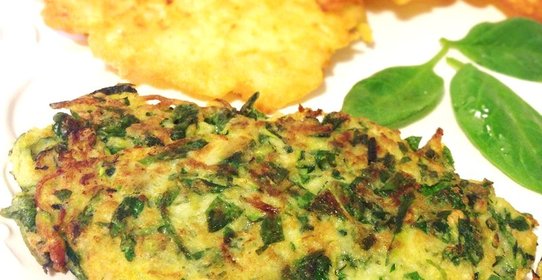 Детокс оладьи из цукини с зеленым луком и мятой