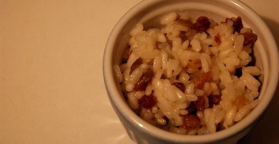 Рисовая каша с изюмом