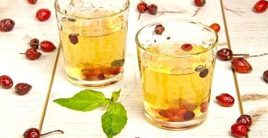 Компот из сухофруктов и клюквы