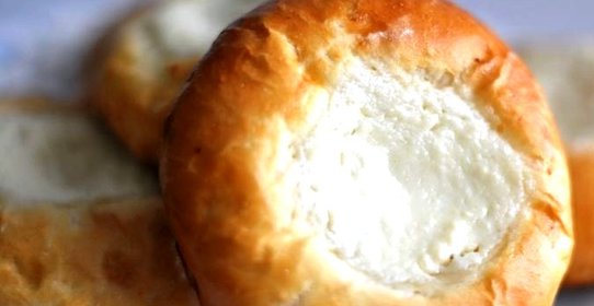 Творожные ватрушки из дрожжевого теста