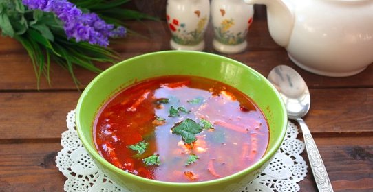 Солянка с курицей и колбасой