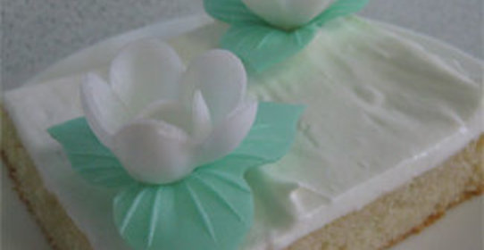 Цветущие пирожные