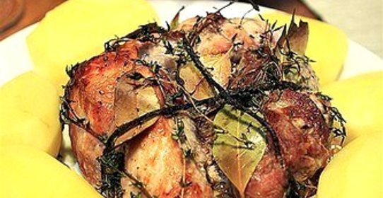 Запеченный свиной окорок