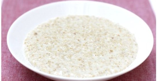 Овсяная каша с яблоками