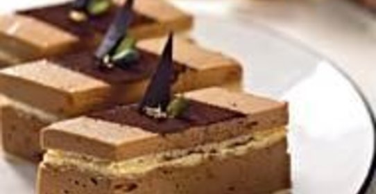 Пирожное с ореховым пралине