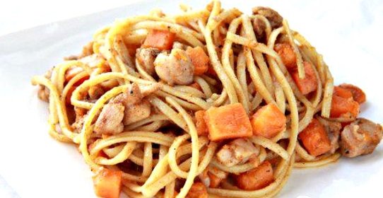 Паста с курицей и сладким картофелем