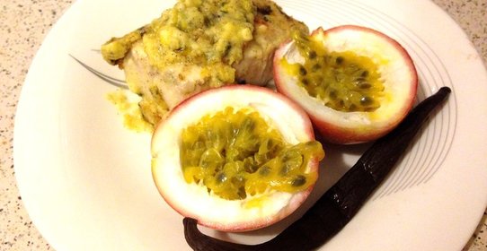 Рыба в кокосовом молоке с ванилью и маракуйей