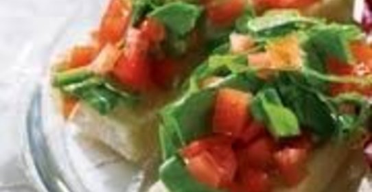 Брускетта со шпинатом