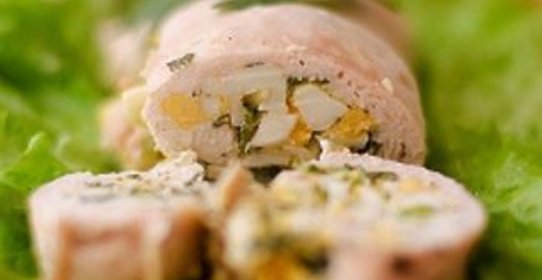 Куриная грудка, фаршированная яйцами и зеленью