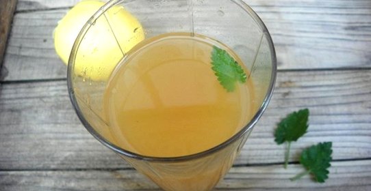 Освежающий чай с персиковым соком